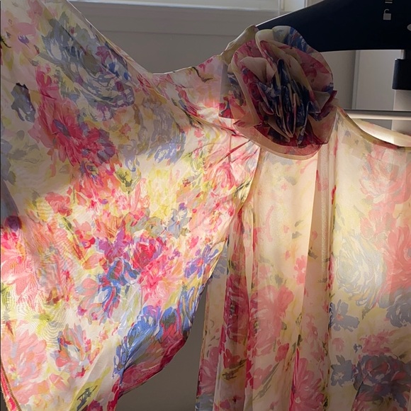 Flowery dress - Picture 2 of 3